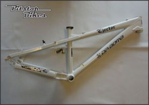 FRAME_DB_EJECTOR_WHT