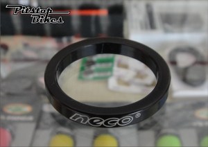 RINGSPECER_BLACKSTENG